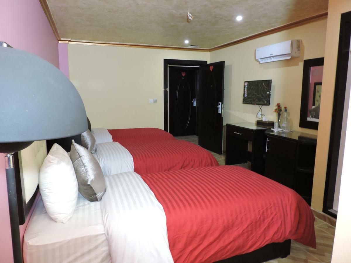 Valentine Inn Luxury Wadi Musa Exterior photo